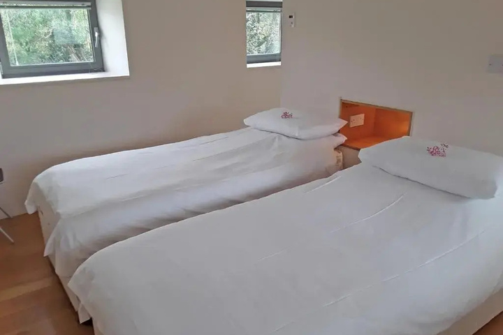 Room 3 of 11