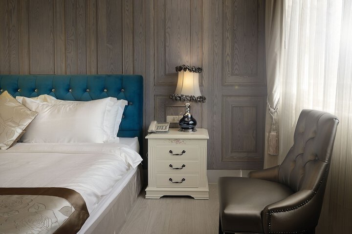 Room 17 of 38