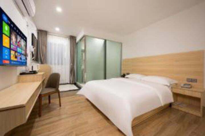 Room 5 of 6