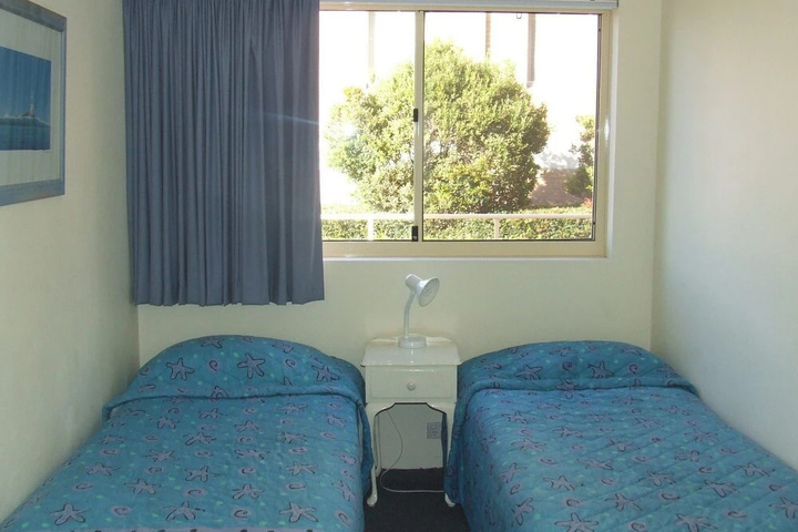 Room 4 of 10