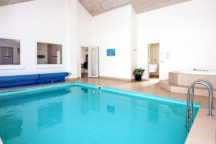Pool 24 of 50