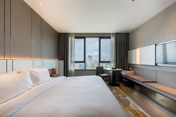 Room 32 of 151