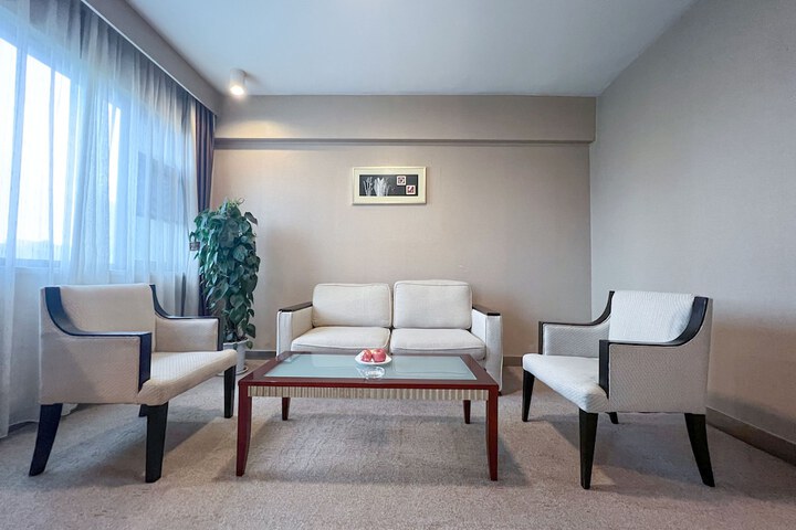 Room 8 of 41