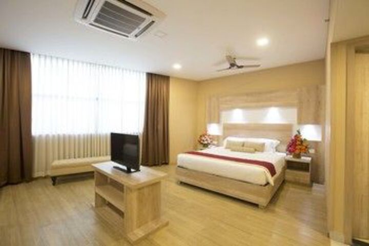 Room 17 of 30