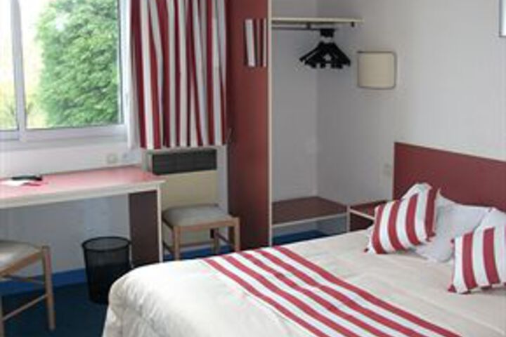 Room 5 of 10