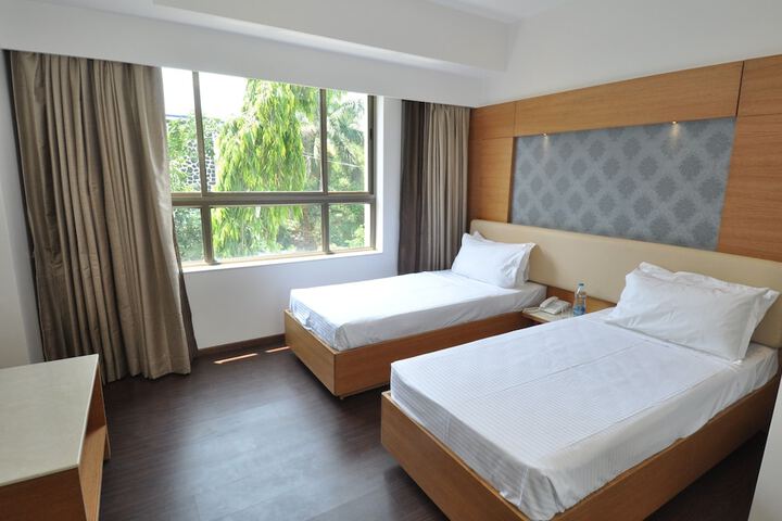 Room 3 of 31
