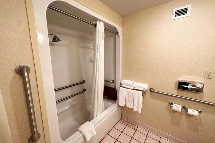 Room 13 of 21