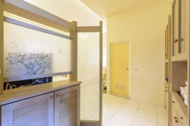 Room 5 of 24