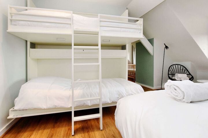 Room 9 of 40