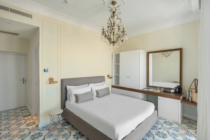 Room 29 of 66