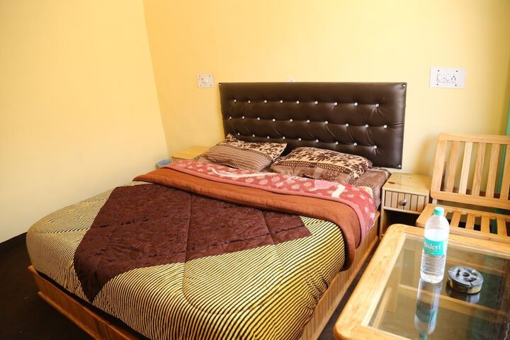 Room 10 of 20