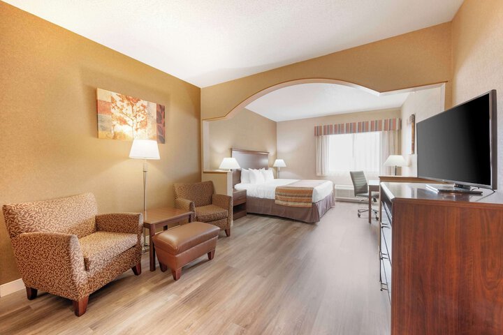 Room 6 of 42