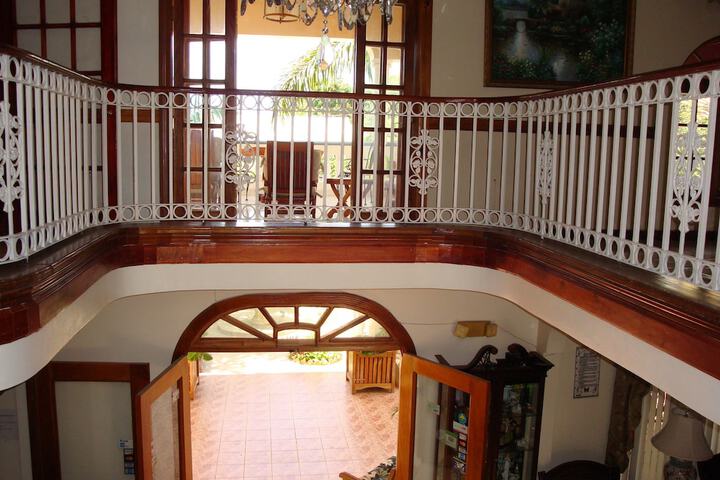 Ballroom/Hall 110 of 162