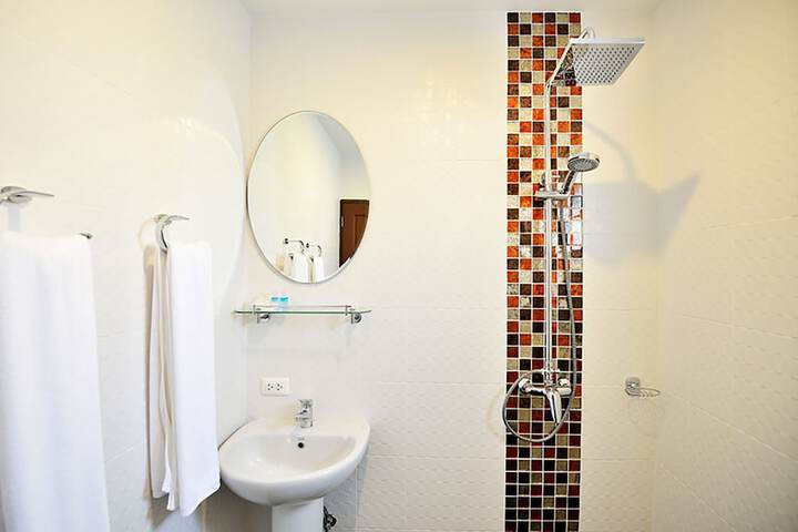 Room 28 of 52