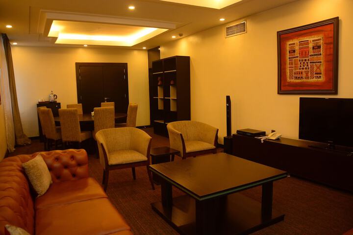 Room 16 of 48