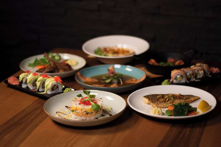 Dining 20 of 31
