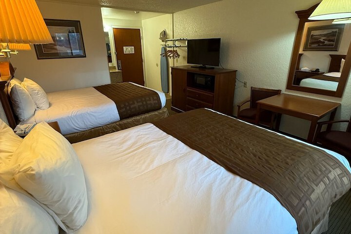 Room 13 of 22