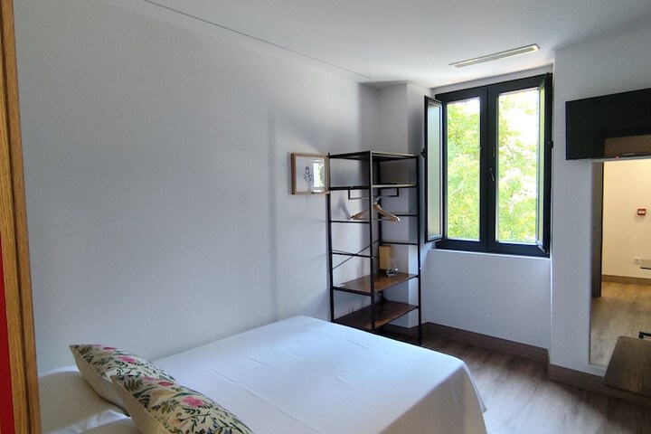 Room 5 of 15