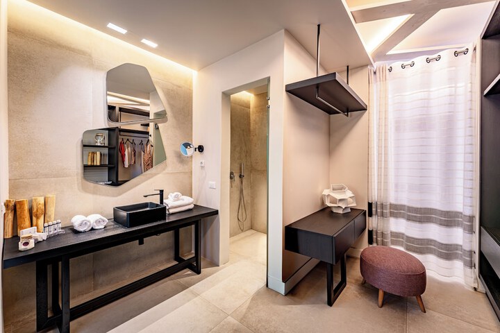 Room 76 of 184