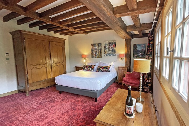 Room 10 of 76