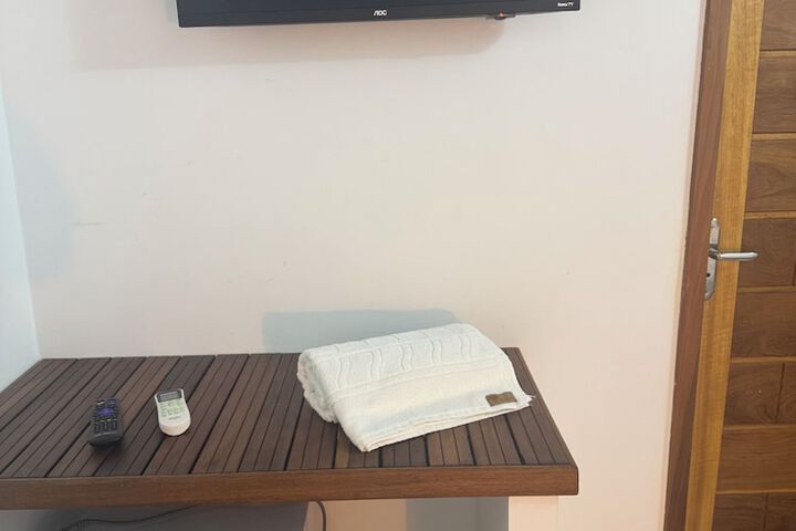 Room 11 of 27