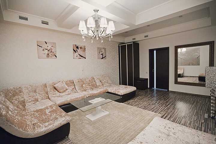 Room 32 of 61