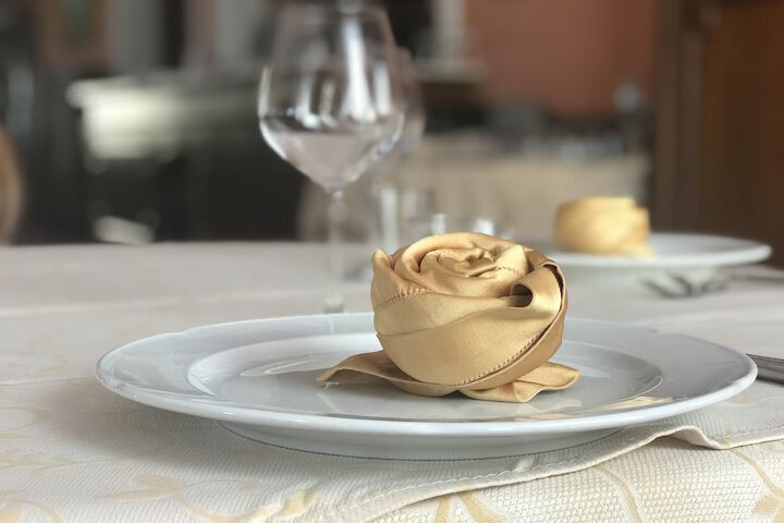 Dining 37 of 68