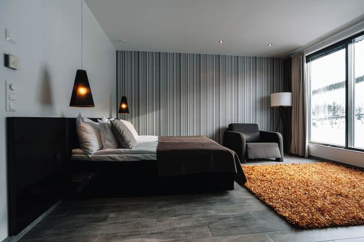 Room 16 of 73