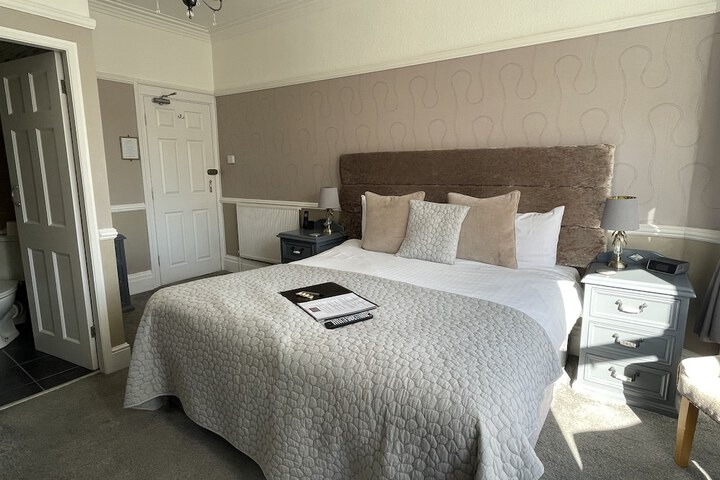 Room 6 of 60