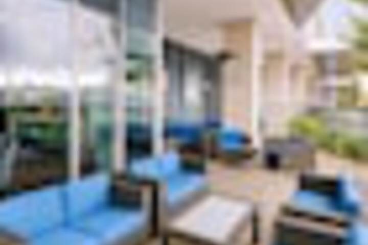 Business Center 191 of 201