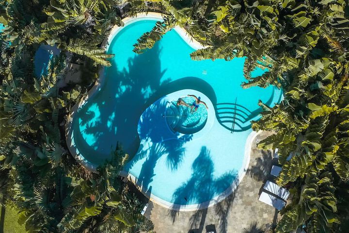 Pools & Facilities