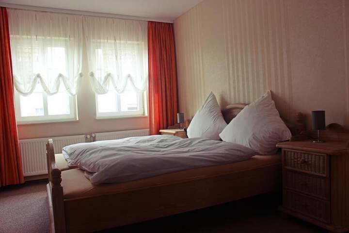 Room 5 of 7
