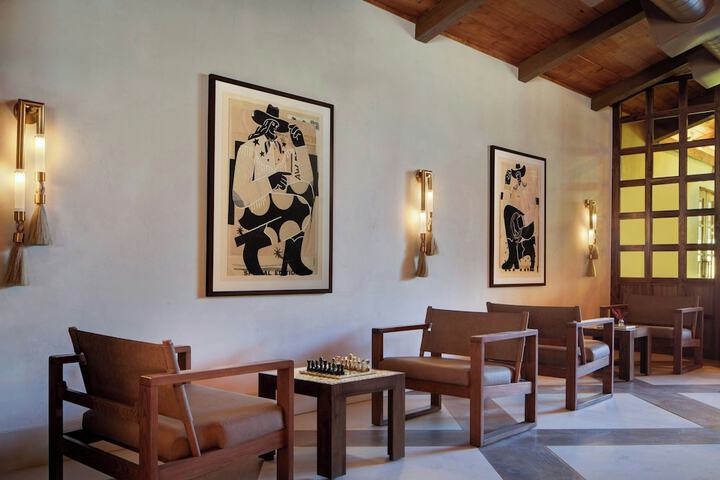 Hotel Interior 4 of 145