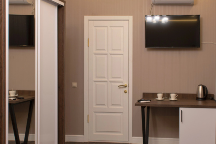 Room 1 of 4