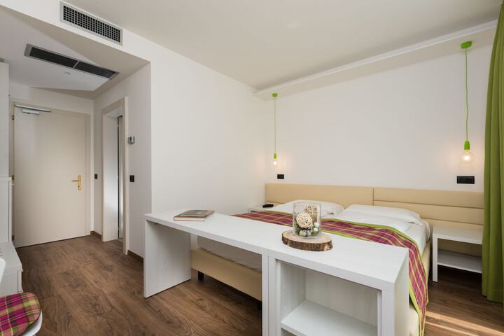 Room 9 of 59