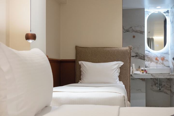 Room 35 of 125