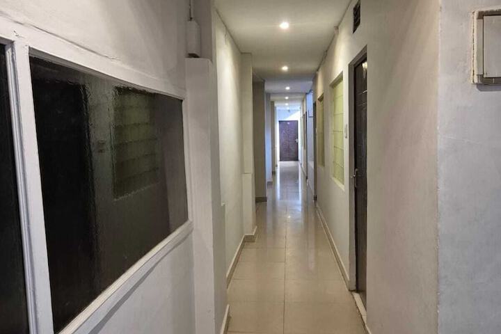 Varun Hotel and Restaurant