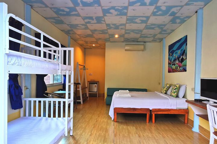 Room 17 of 118