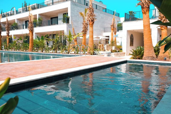 Pool 26 of 61
