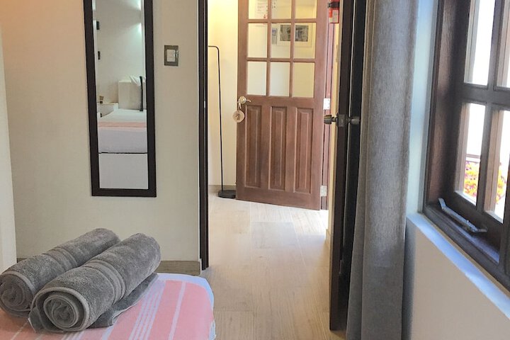 Room 4 of 141