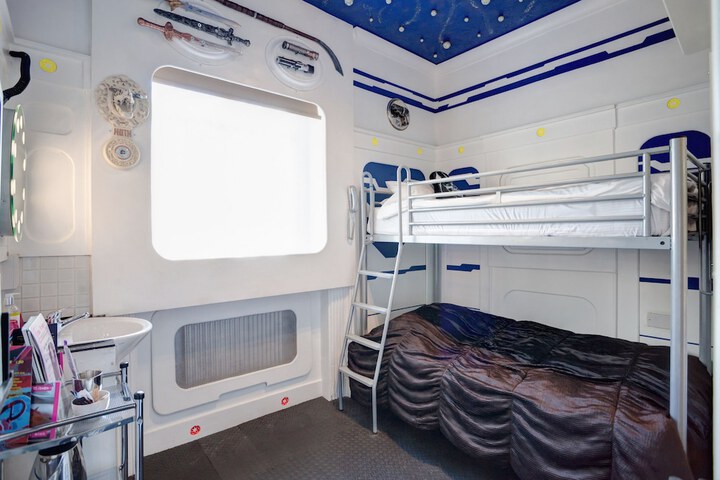 Room 199 of 272