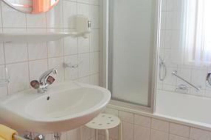 Room 3 of 16