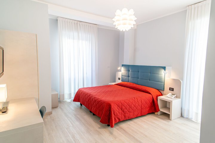 Room 27 of 68