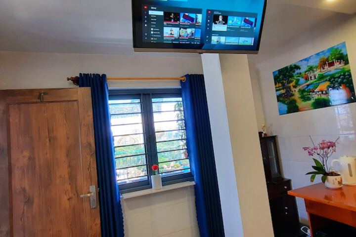 Room 3 of 73