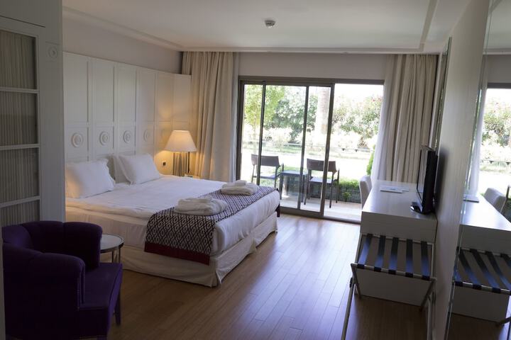 Room 8 of 79
