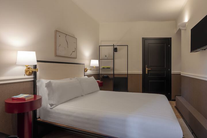 Room 3 of 11