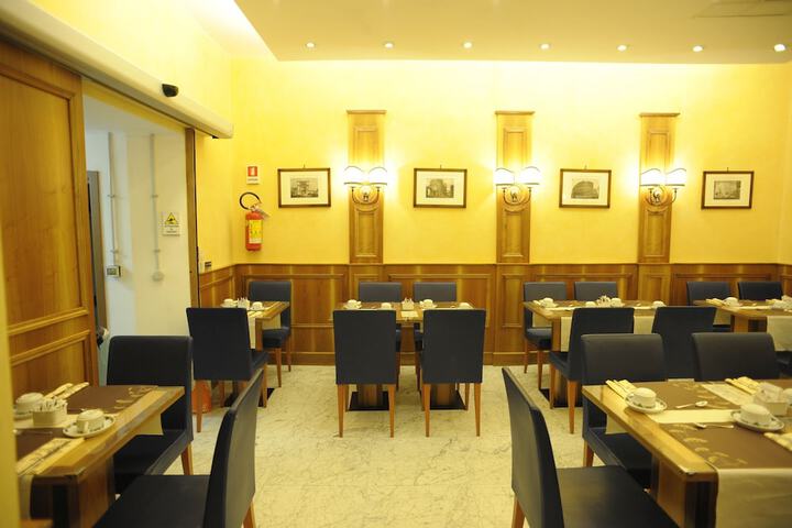 Dining 38 of 57