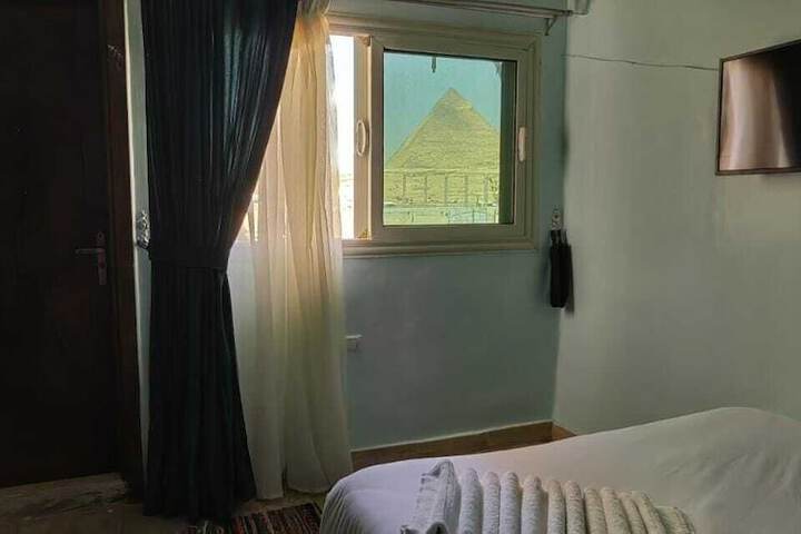 Room 27 of 66