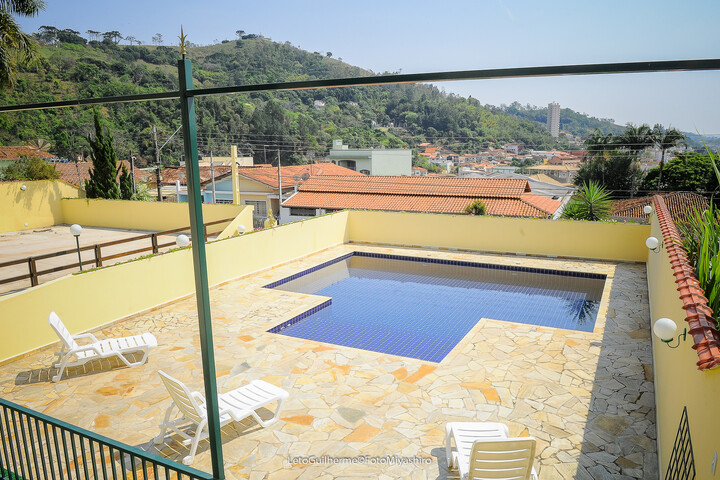 Pool 12 of 32