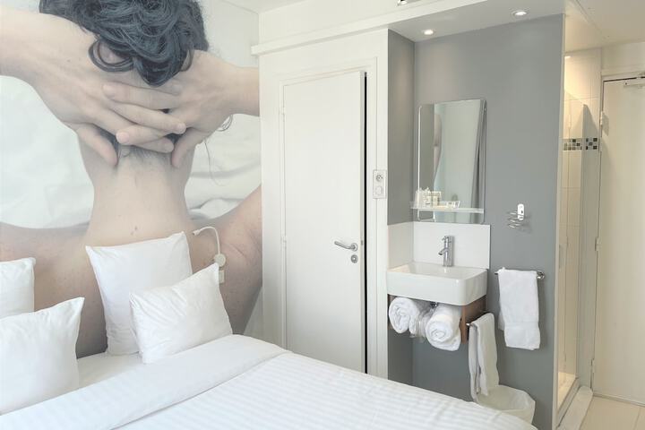 Room 29 of 50